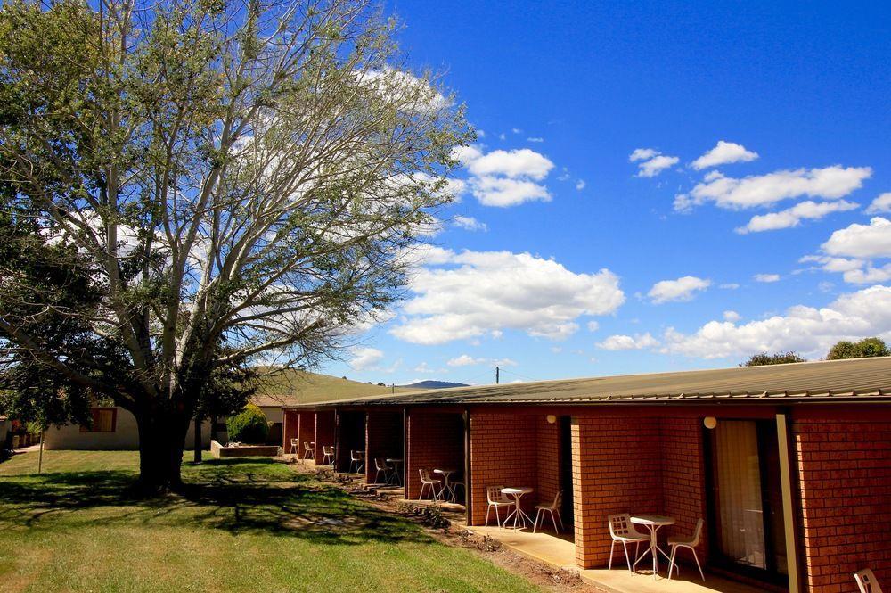 Snowy Mountains Resort And Function Centre Adaminaby Exterior photo